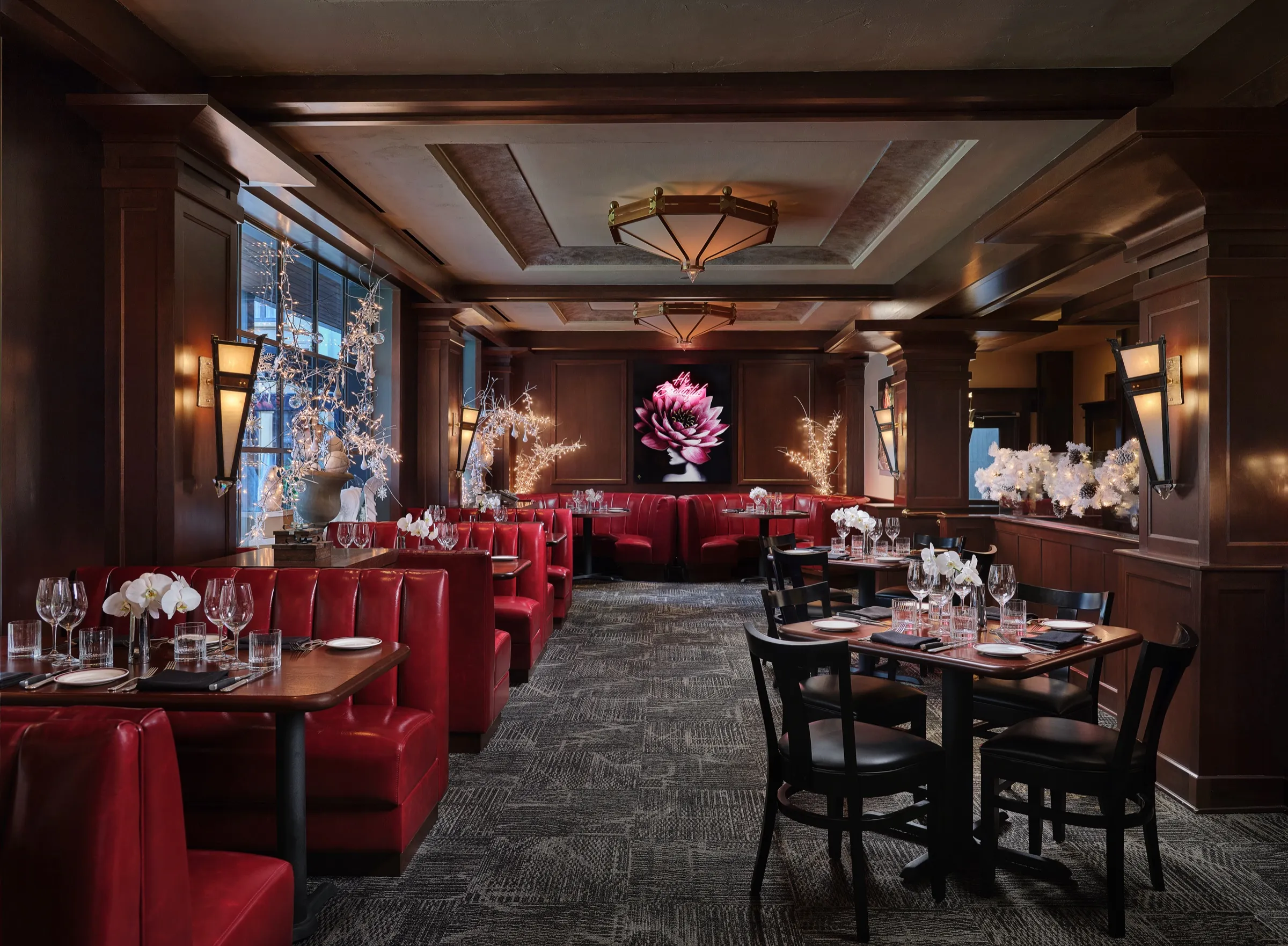 Chops Lobster Bar Atlanta dining room